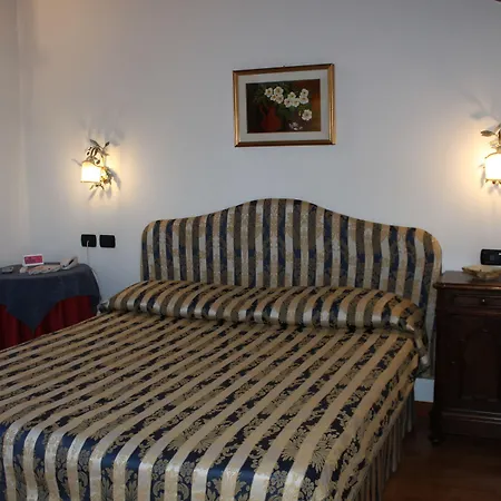 Hotel Centrale Bellagio 3* בלאג'יו
