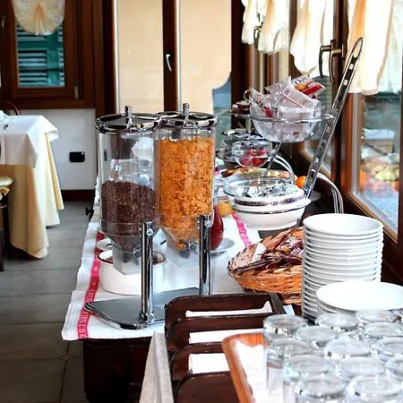 Hotel Centrale Bellagio 3* Μπελάτζιο